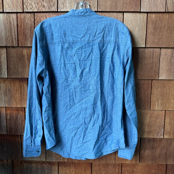 Filson Blue Chambray Button Front Long Sleeve Kadin Shirt in Women's Large - Picture 4 of 7